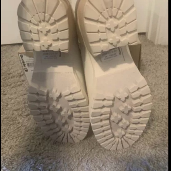 Sz7.5- MIA white booties - Picture 2 of 4